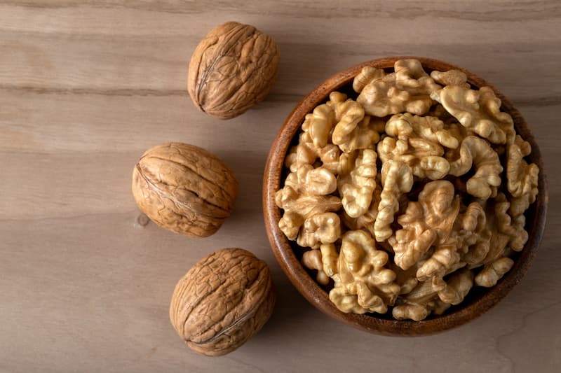 گردو تویسرکان دستچین با مغز سفید و درشت